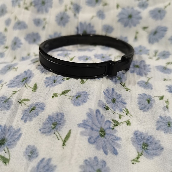 Hermes Black Thin Matte Bracelet - Picture 3 of 10
